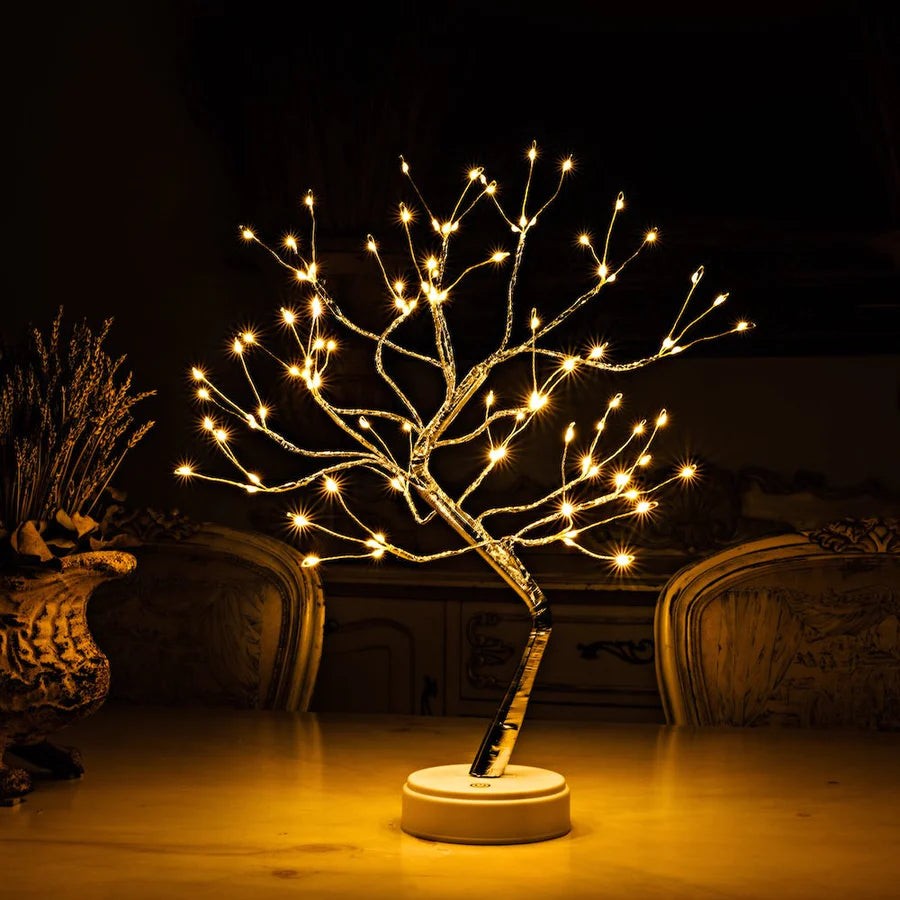 Arbre lumineux à 108 DEL sur une table de salle à manger