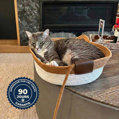 Chat couché dans le Nid Foyanna, panier en corde naturelle tissé à la main